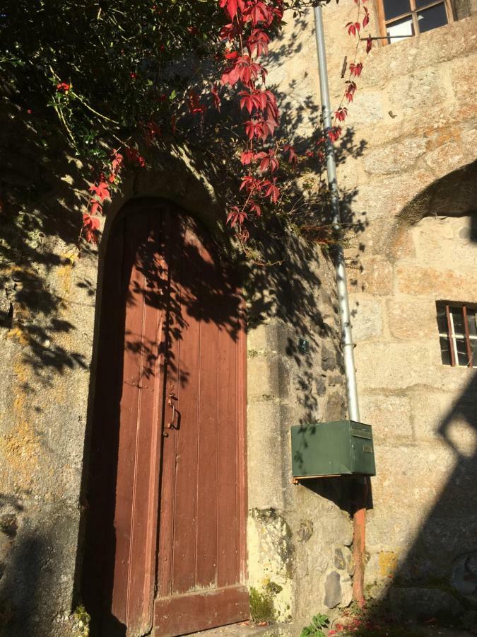 La Cure Grande Maison De Charme De 2 A 14 Personnes Saint-Urcize Екстер'єр фото